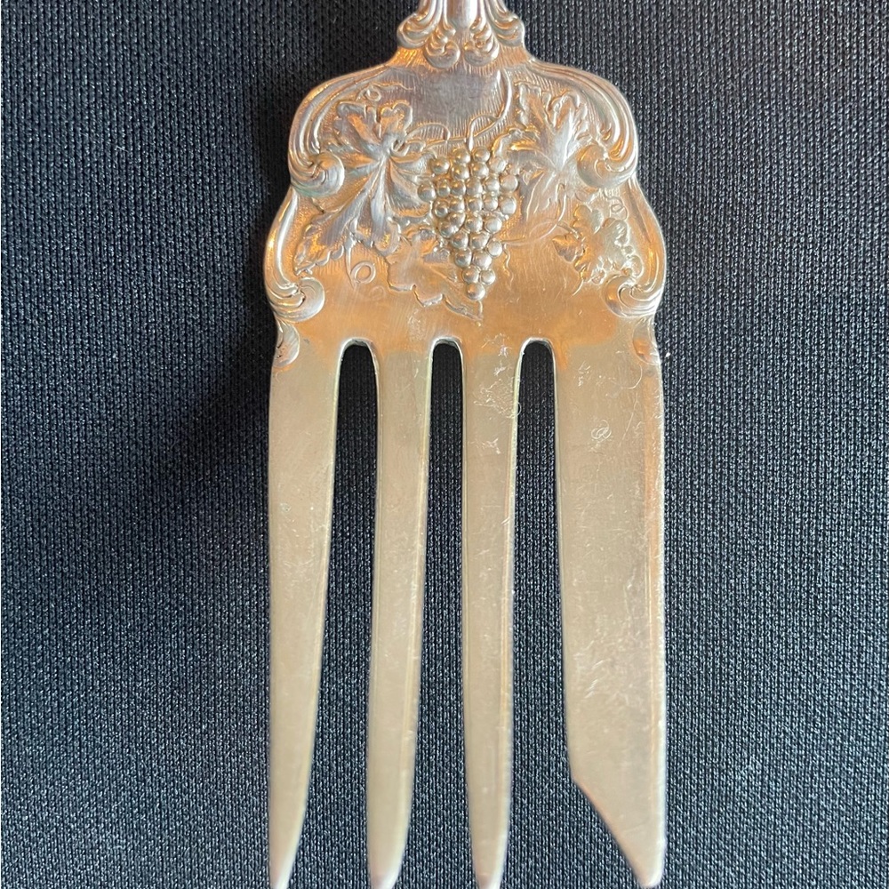Moselle Grape Meat Fork - Picture 4 of 6